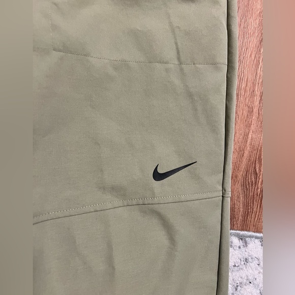 Nike Sportswear Swoosh Size XL Woven Pants Joggers Tan New - Picture 2 of 5